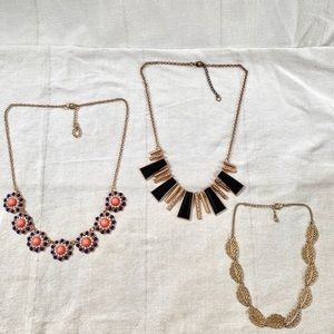 Set of 3 necklaces - black, coral and navy, gold